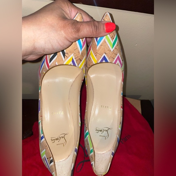 Christian Louboutin - Picture 5 of 9
